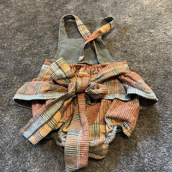 Adorable girls Romper. From Italy. Designer. Worn once. - Picture 2 of 2